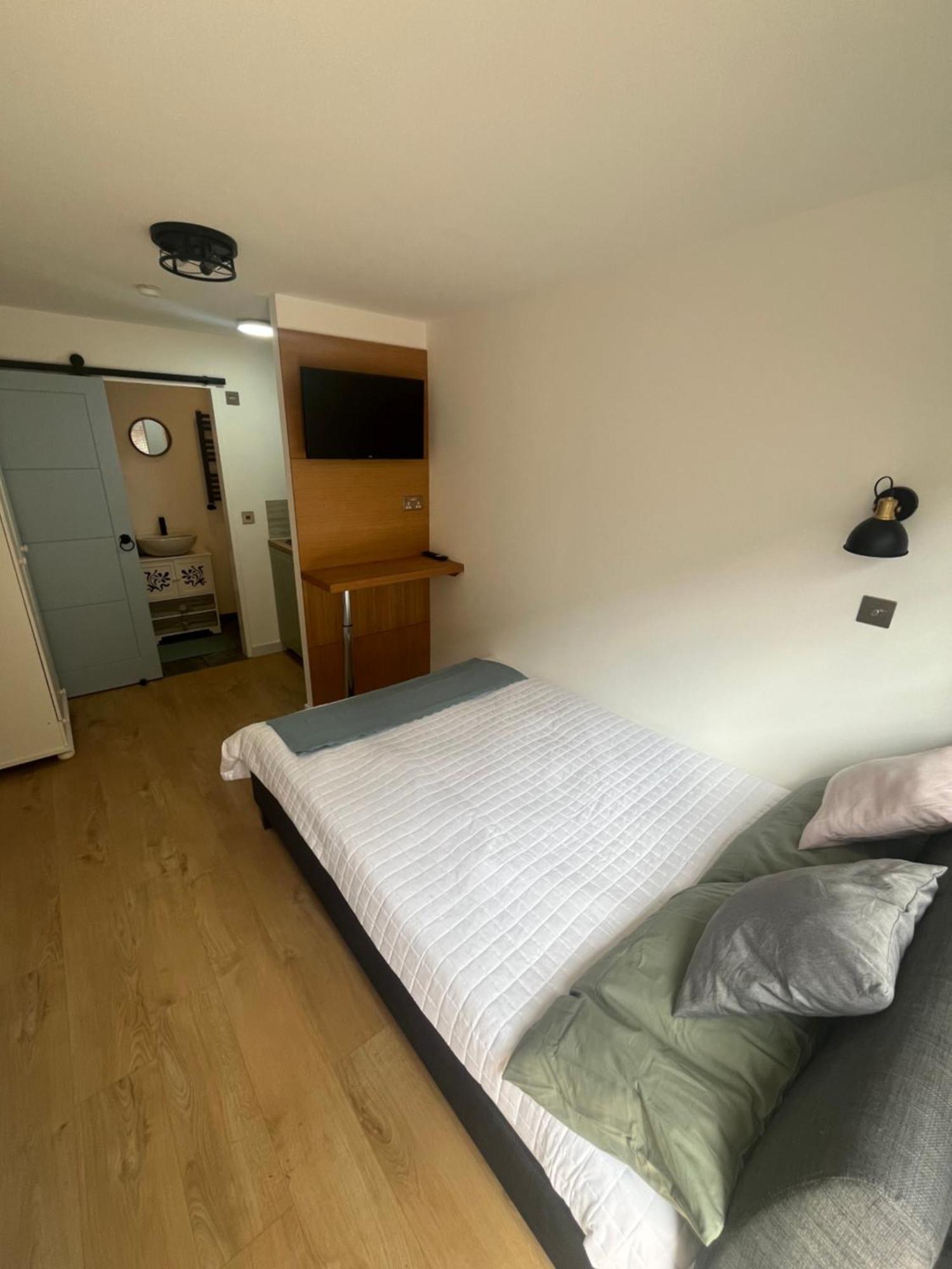 Teddington Little Gem Apartment London Exterior photo